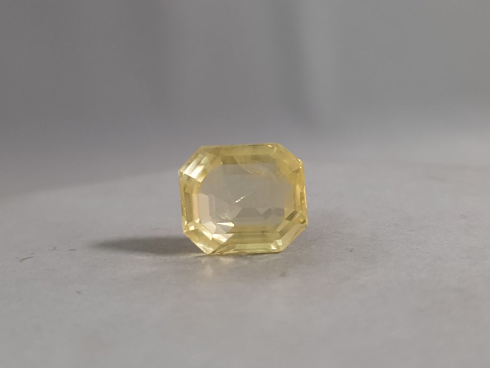 SRI LANKA YELLOW SAPPHIRE SILONI PUKHRAJ